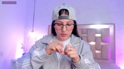 Scarlet online show from April 21, 2026, 2:51 am