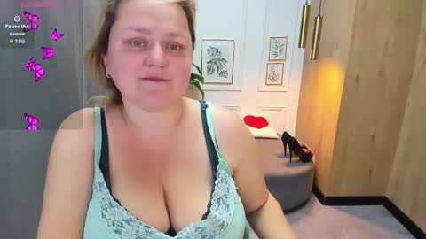 Scarlett online show from September 15, 2025, 5:29 am