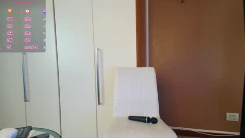 Cristal online show from October 15, 2025, 8:36 am