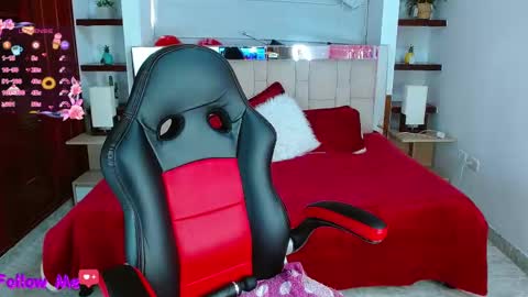 scarllet online show from February 28, 2025, 12:09 pm