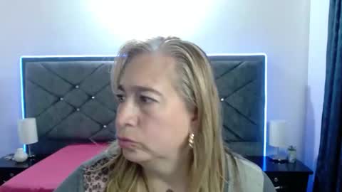 Sccarlet online show from December 5, 2025, 2:58 pm