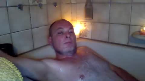 schnibschnab online show from October 15, 2025, 1:50 am