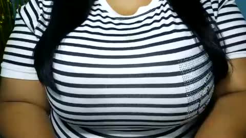Snapshot of schoco_milf chatting on June 21, 2026, 12:52 pm mai latina online show from June 21, 2026, 12:52 pm