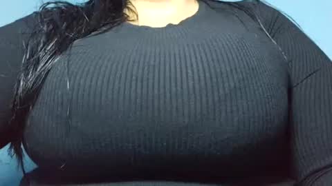 Snapshot of schoco_milf chatting on August 8, 2026, 6:54 pm mai latina online show from August 8, 2026, 6:54 pm