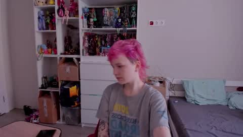 Rina online show from January 6, 2026, 7:12 am