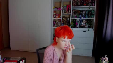 Rina online show from June 4, 2026, 7:25 am