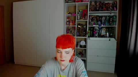 Rina online show from June 5, 2026, 7:36 am