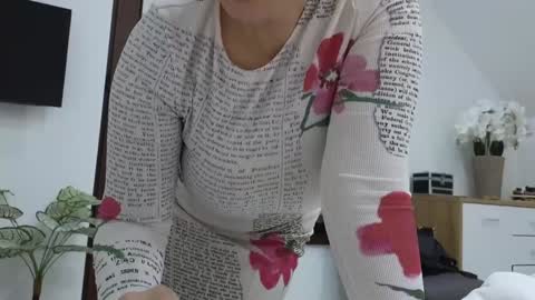 Snapshot of schoolteach chatting on December 22, 2025, 8:06 pm cindy desire online show from December 22, 2025, 8:06 pm