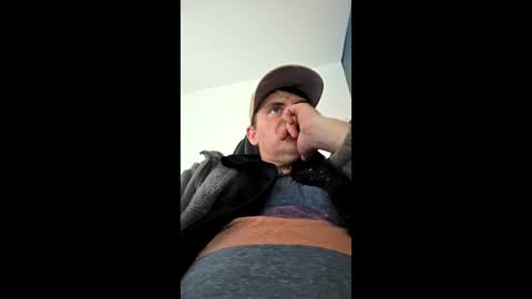 schosch01 online show from April 7, 2026, 3:12 pm