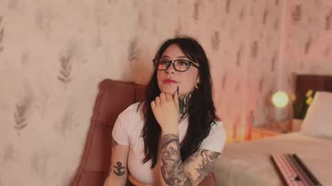 Scolw  online show from September 10, 2025, 7:58 pm