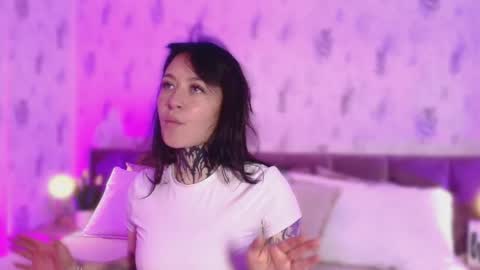 Scolw  online show from September 29, 2025, 8:02 pm