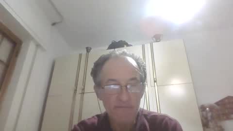 scotchwhieskie online show from October 1, 2025, 6:47 pm