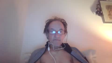 scotchwhieskie online show from November 26, 2025, 11:39 pm