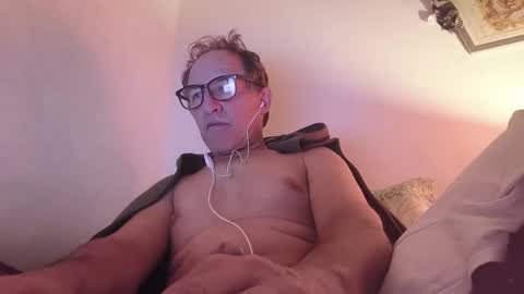 scotchwhieskie online show from May 10, 2026, 10:15 pm
