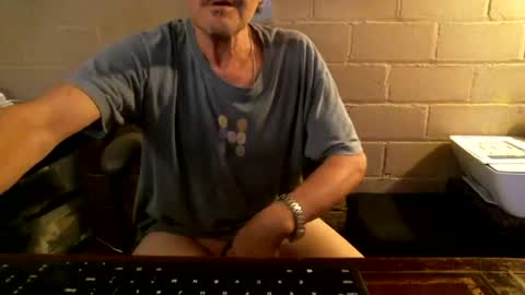Snapshot of sdh69 chatting on October 11, 2025, 7:40 am eating pussy sucking dick online show from October 11, 2025, 7:40 am