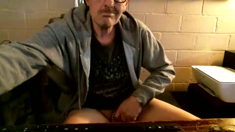 Snapshot of sdh69 chatting on October 19, 2025, 10:10 pm eating pussy sucking dick online show from October 19, 2025, 10:10 pm