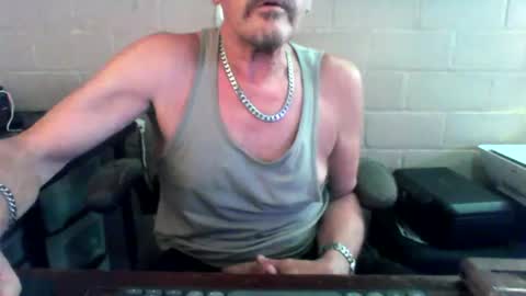 Snapshot of sdh69 chatting on July 27, 2026, 8:16 pm eating pussy sucking dick online show from July 27, 2026, 8:16 pm