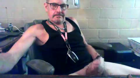 Snapshot of sdh69 chatting on August 4, 2026, 5:21 am eating pussy sucking dick online show from August 4, 2026, 5:21 am