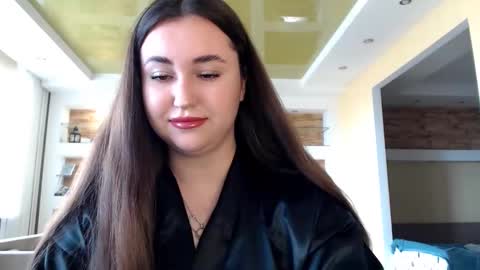 Elizabeth  online show from March 5, 2025, 9:38 am