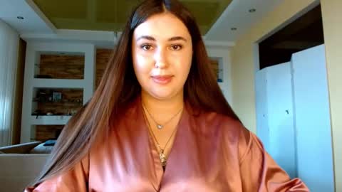 Elizabeth  online show from October 30, 2025, 11:44 am