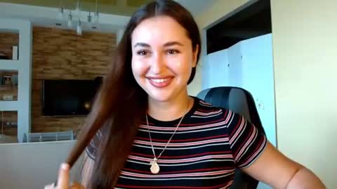 Elizabeth  online show from July 22, 2026, 10:51 am
