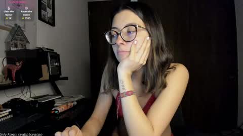 Aria Independent model online show from October 7, 2025, 12:52 am