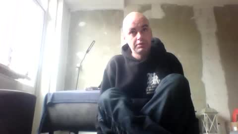 Sean online show from April 1, 2026, 11:33 am