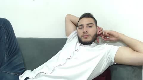seank_noszka online show from February 13, 2025, 9:06 pm