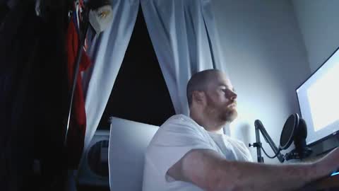 Snapshot of seanv24 chatting on September 30, 2025, 2:05 am seanv26 online show from September 30, 2025, 2:05 am