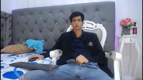 sebalexis7 online show from October 23, 2025, 2:22 am