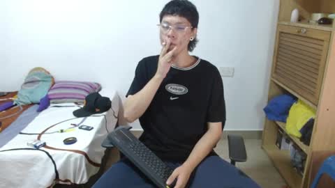 Snapshot of sebasslops chatting on April 23, 2026, 1:02 pm Sebas online show from April 23, 2026, 1:02 pm