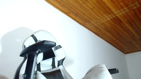 Sebastian online show from April 5, 2026, 2:20 am