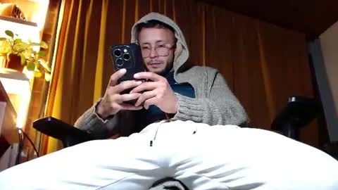 Snapshot of sebastian_025 chatting on June 11, 2026, 4:54 am Sebastian online show from June 11, 2026, 4:54 am