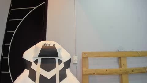 sebastian 0422 online show from January 3, 2025, 11:23 pm