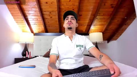 Snapshot of sebastian_berne chatting on February 14, 2025, 7:44 pm Sebastian Berne online show from February 14, 2025, 7:44 pm