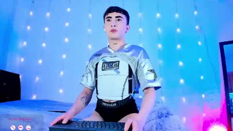     .  INDEPENDENT MODEL online show from June 6, 2026, 10:14 pm