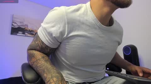 Lucian Sinclair online show from December 25, 2024, 1:10 am