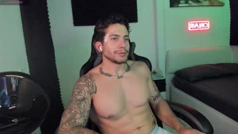 Lucian Sinclair online show from November 27, 2025, 1:07 am