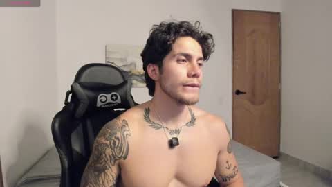 Snapshot of sebastianortizm chatting on May 21, 2026, 2:29 am Lucian Sinclair online show from May 21, 2026, 2:29 am