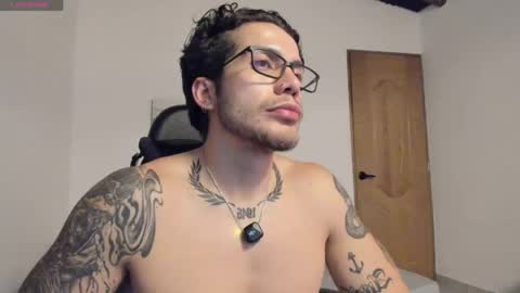 Snapshot of sebastianortizm chatting on May 22, 2026, 1:24 am Lucian Sinclair online show from May 22, 2026, 1:24 am