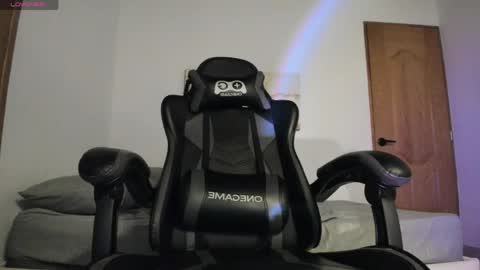 Snapshot of sebastianortizm chatting on May 26, 2026, 2:29 am Lucian Sinclair online show from May 26, 2026, 2:29 am