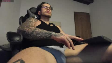 Snapshot of sebastianortizm chatting on May 29, 2026, 2:53 am Lucian Sinclair online show from May 29, 2026, 2:53 am