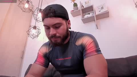 Instagram jeanpaulfit  online show from January 12, 2025, 3:39 am