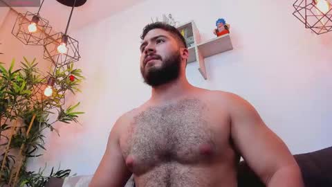 Instagram jeanpaulfit  online show from April 21, 2026, 3:24 am