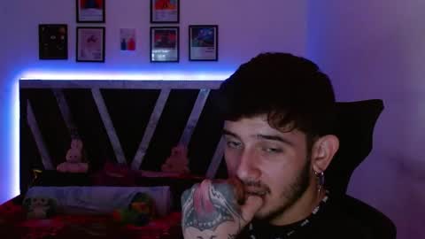 Sebas online show from November 24, 2025, 11:48 pm