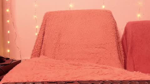 Anni online show from December 22, 2024, 9:11 am