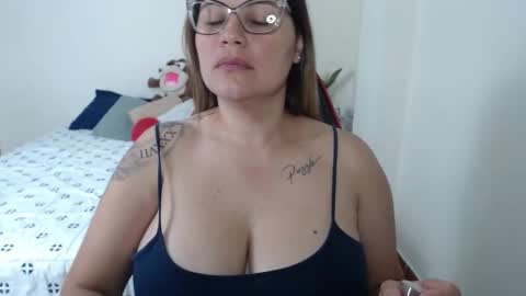 Secret Bella online show from May 17, 2026, 10:22 am