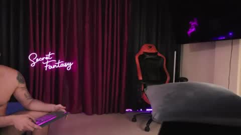 Kiki and Max online show from July 5, 2026, 4:19 am