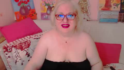 Snapshot of secretloverbbw chatting on July 20, 2026, 8:00 pm Alice online show from July 20, 2026, 8:00 pm