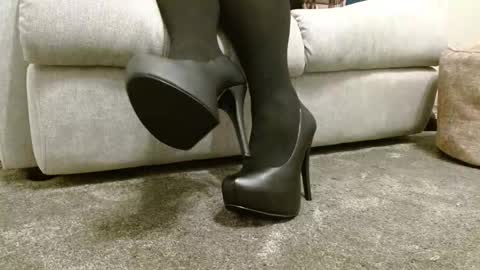 Secret Shoes online show from February 15, 2026, 7:32 pm